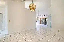 Picture of 9 Via De Casas Sur 203, Boynton Beach, FL 33426