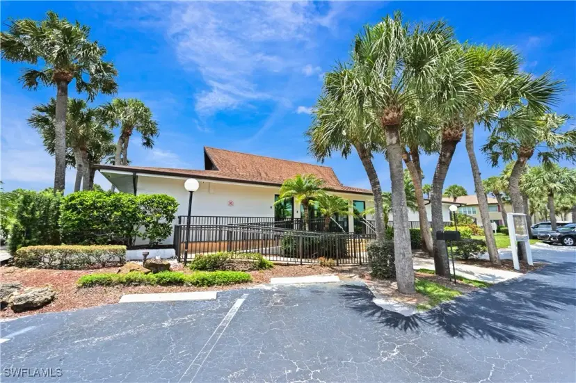 Picture of 4130 Looking Glass Ln 3802, Naples FL 34112
