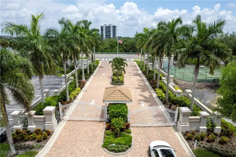 Picture of 13105 Vanderbilt Dr 207, Naples FL 34110