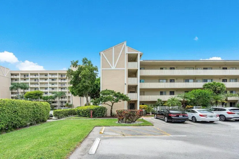 Picture of 7286 Huntington Lane 401, Delray Beach FL 33446