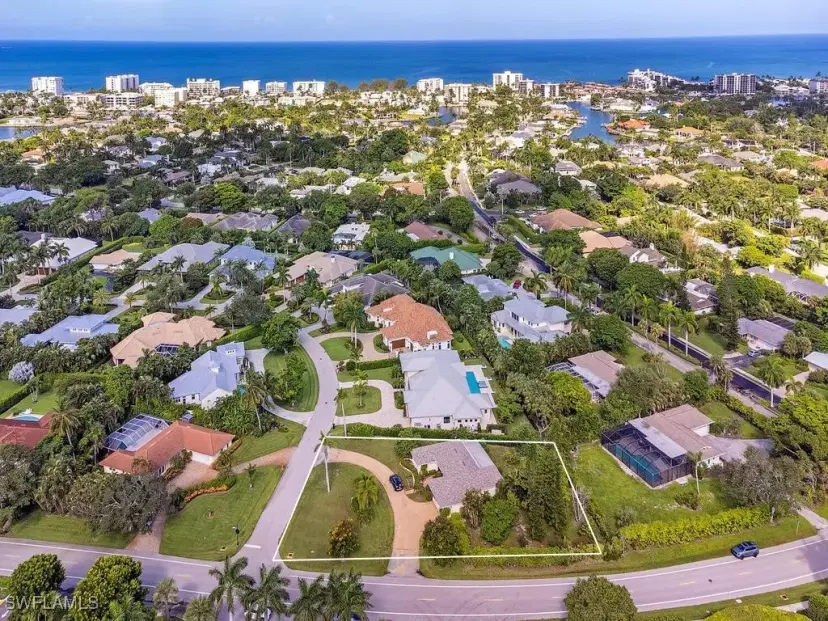 Picture of 717 Rudder Rd, Naples FL 34102