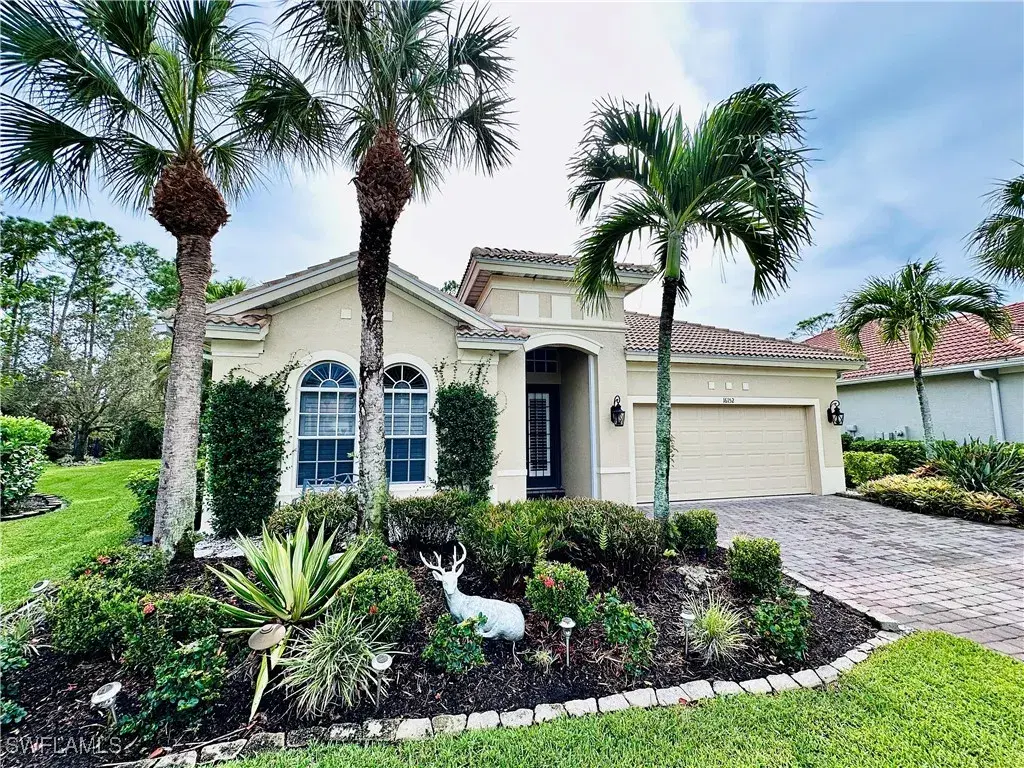 Picture of 16152 Parque Ln, Naples, FL 34110