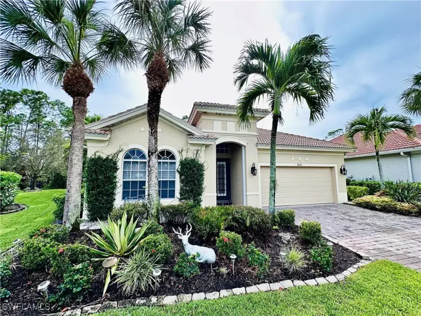Picture of 16152 Parque Ln, Naples FL 34110