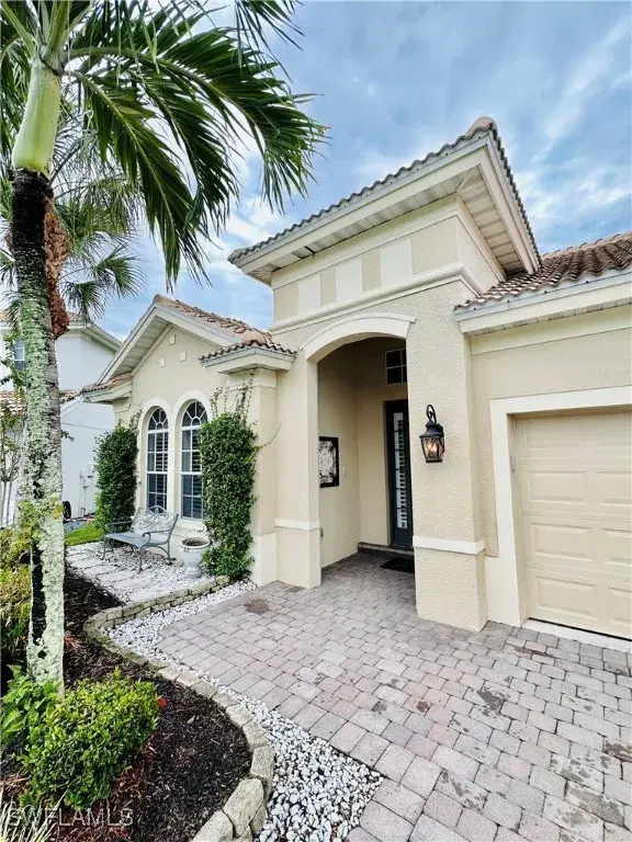 Picture of 16152 Parque Ln, Naples FL 34110