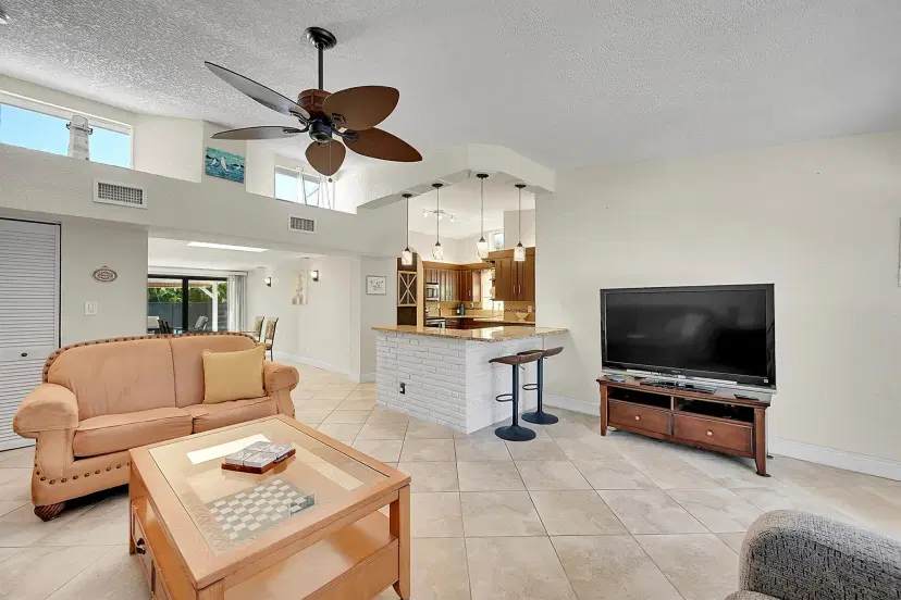 Picture of 228 SW 8Th Avenue, Boynton Beach FL 33435