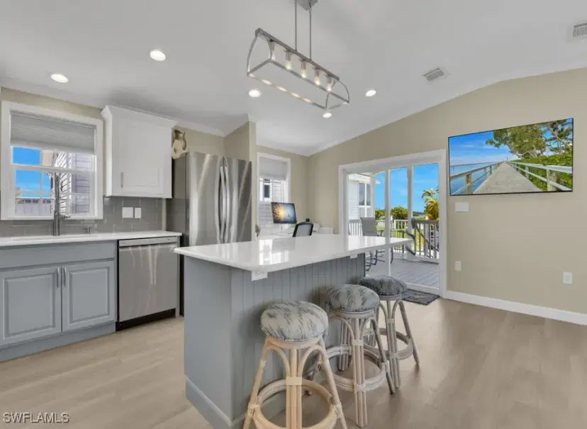 Picture of 54 Oyster Bay Ln, Fort Myers Beach FL 33931