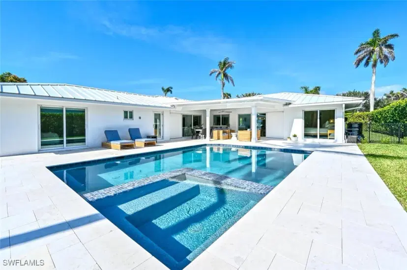Picture of 646 Park Shore Dr, Naples FL 34103