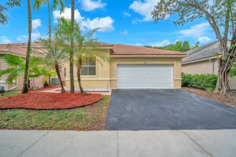 Picture of 941 Bluewood Ter, Weston FL 33327