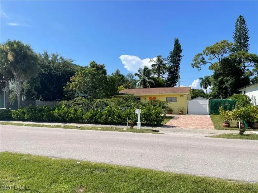 Picture of 1381 13Th Ave N, Naples FL 34102