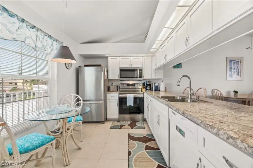 Picture of 1427 SW 47Th Ter 203, Cape Coral FL 33914