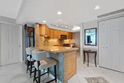 Picture of 2400 Presidential Way 1206, West Palm Beach, FL 33401