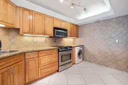 Picture of 2400 Presidential Way 1206, West Palm Beach, FL 33401