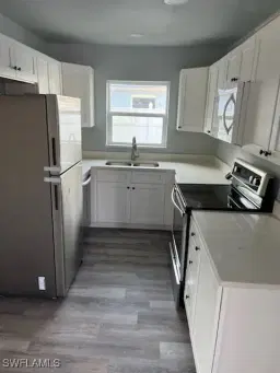 Picture of 92 Oak St, North Fort Myers, FL 33903