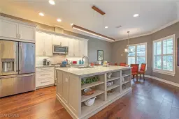 Picture of 4980 Rustic Oaks Cir, Naples, FL 34105