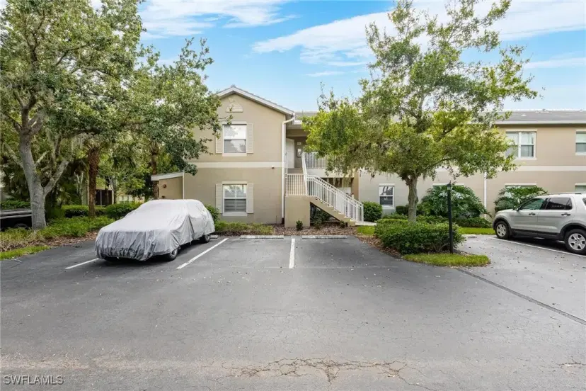 Picture of 12161 Summergate Cir 202, Fort Myers FL 33913