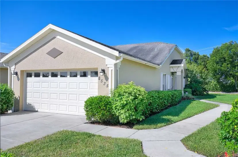 Picture of 8535 Ibis Cove Cir M661, Naples FL 34119