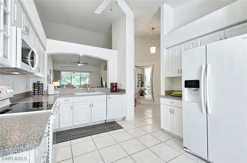 Picture of 8535 Ibis Cove Cir M661, Naples FL 34119