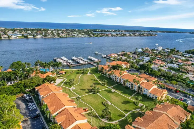 Picture of 140 Yacht Club Way 109, Hypoluxo FL 33462
