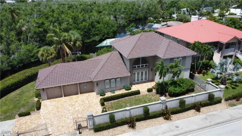 Picture of 14370 Mcgregor Blvd, Fort Myers FL 33919