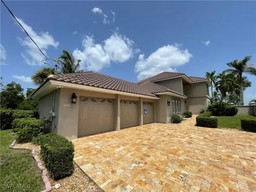 Picture of 14370 Mcgregor Blvd, Fort Myers FL 33919