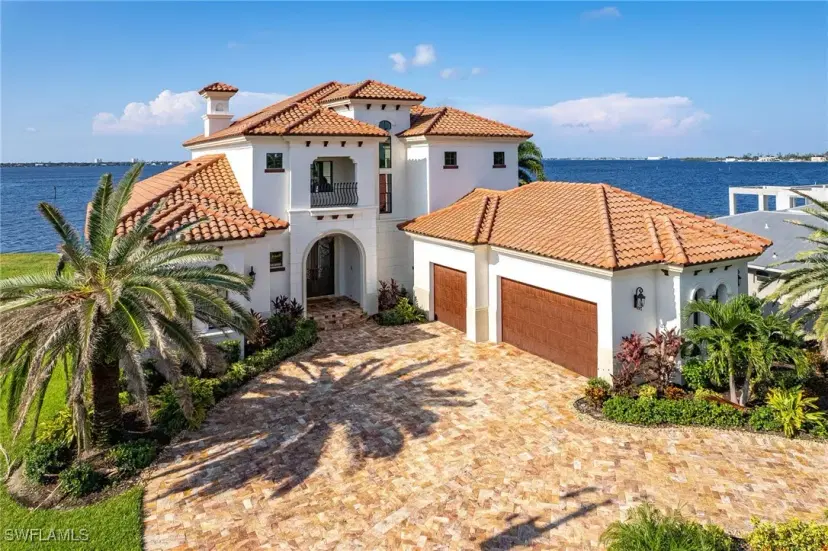 Picture of 614 Coral Dr, Cape Coral FL 33904