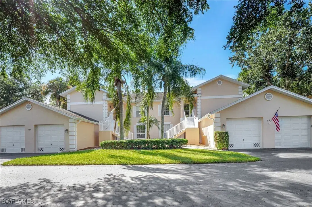 Picture of 737 Wiggins Lake Dr 201, Naples, FL 34110
