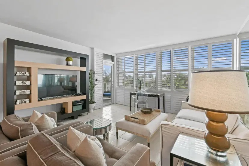Picture of 2295 S Ocean Boulevard 505, Palm Beach FL 33480