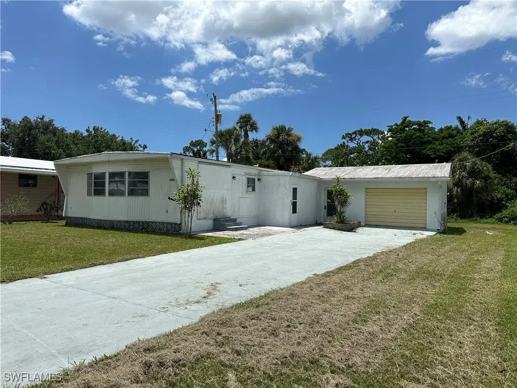 Picture of 15560 Fern Dr, Fort Myers, FL 33908