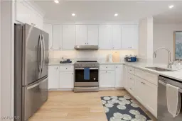Picture of 1785 Middle Gulf Dr A302, Sanibel, FL 33957
