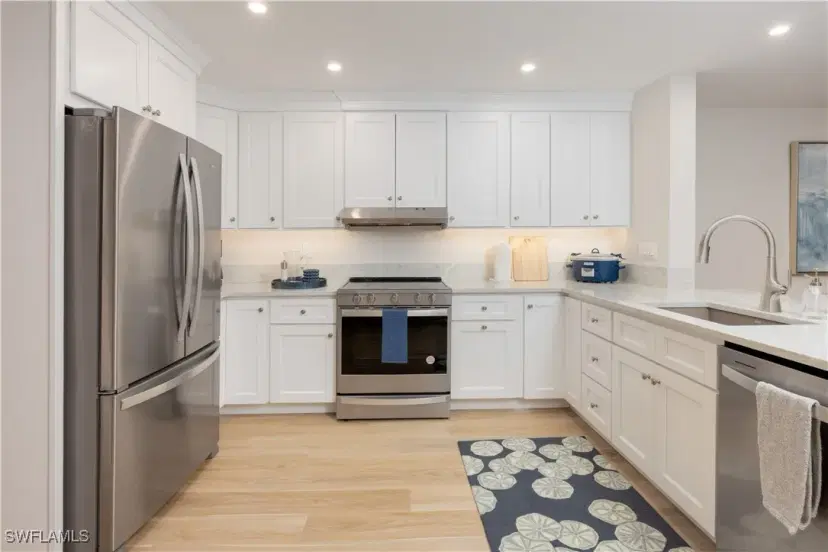 Picture of 1785 Middle Gulf Dr A302, Sanibel FL 33957