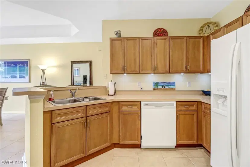 Picture of 9810 Healthpark Cir 103, Fort Myers FL 33908