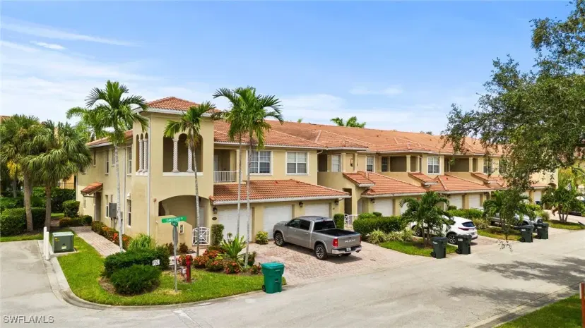 Picture of 8521 Oakshade Cir 421, Fort Myers FL 33919
