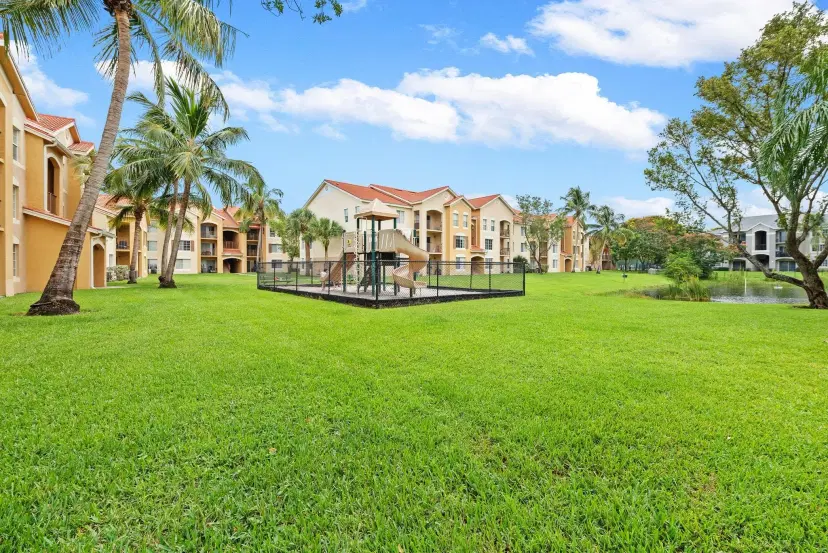 Picture of 4151 San Marino Blvd 302, West Palm Beach FL 33409
