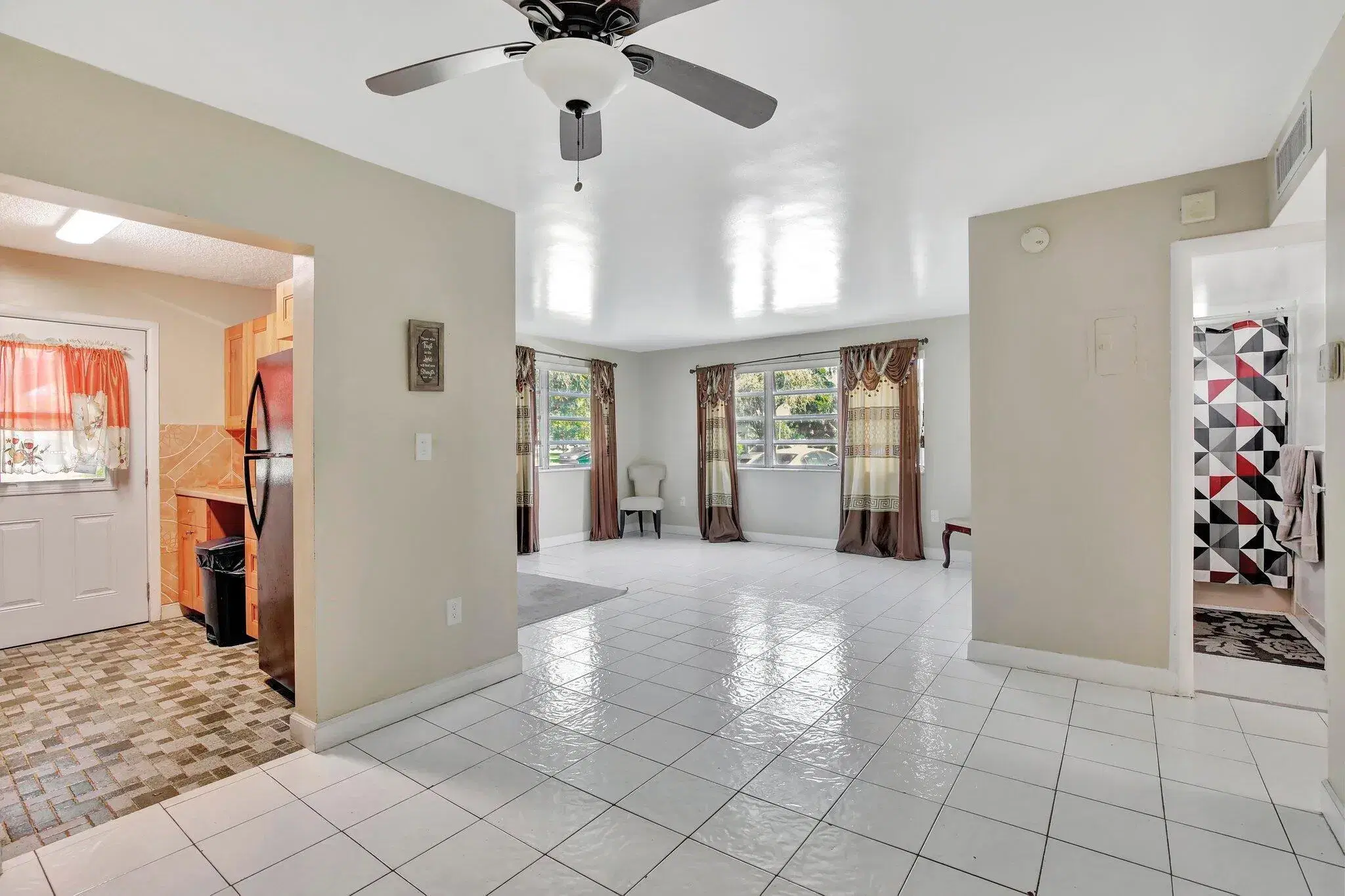 Picture of 20310 NE 2Nd Avenue 17, Miami Gardens, FL 33179