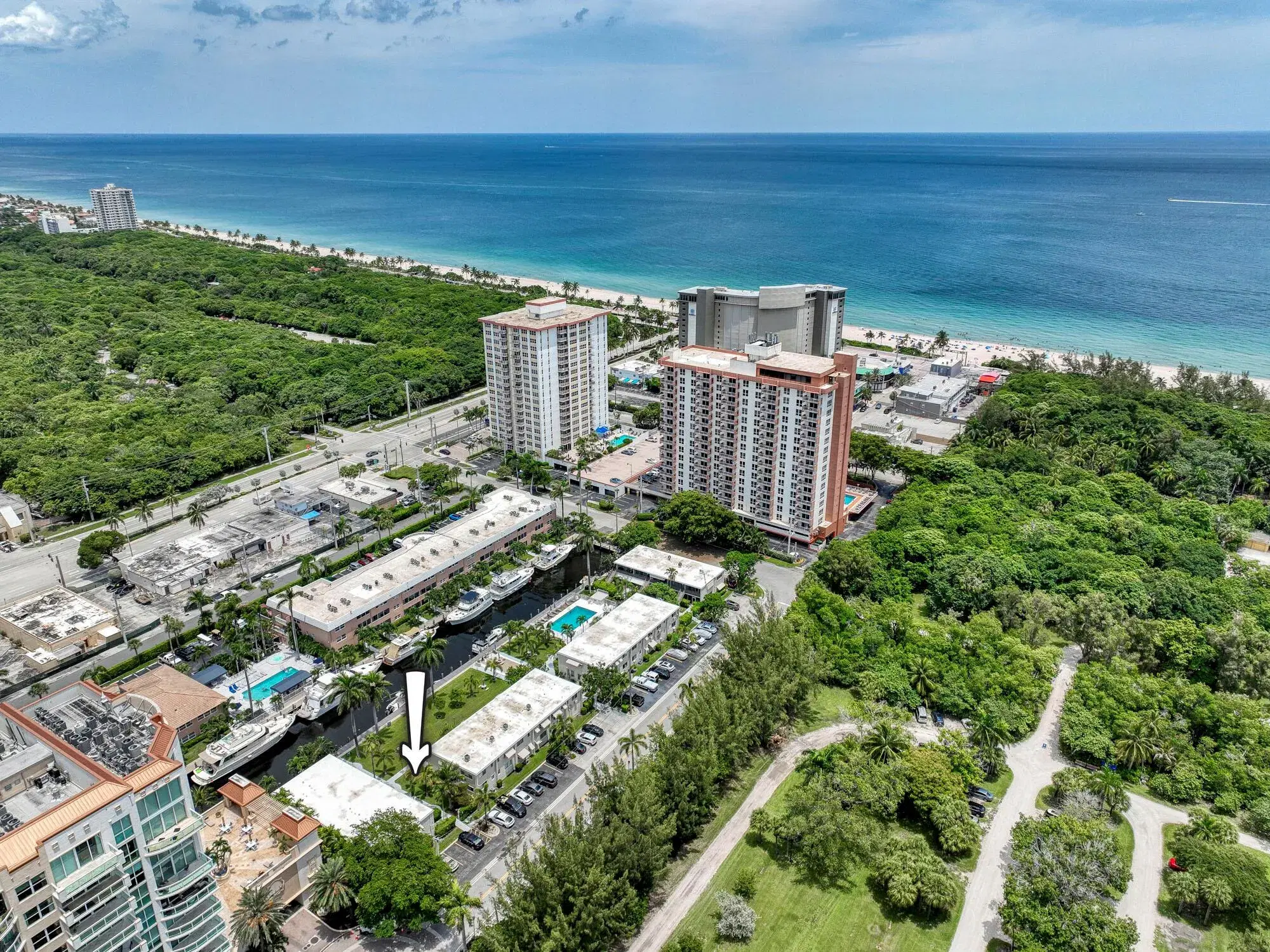 Picture of 901 N Birch Road D6, Fort Lauderdale, FL 33304