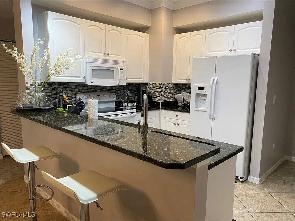 Picture of 1107 Winding Pines Cir 204, Cape Coral, FL 33909