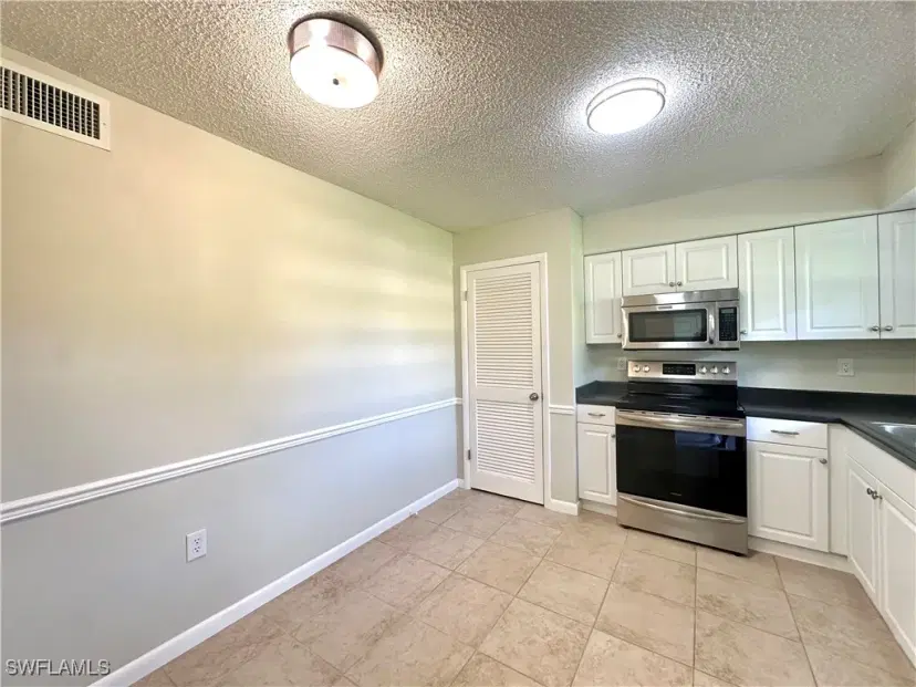 Picture of 3325 Airport Rd N D3, Naples FL 34105