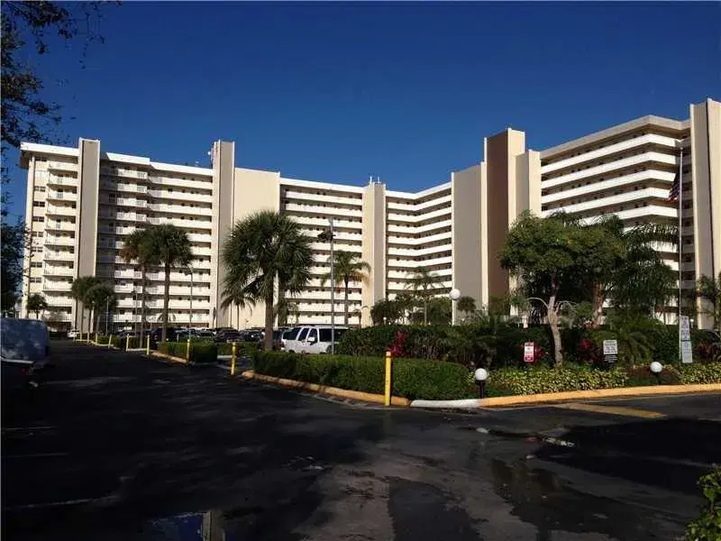 Picture of 801 S Federal Hwy 901, Pompano Beach FL 33062