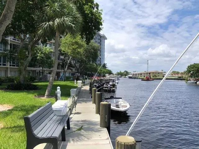 Picture of 801 S Federal Hwy 901, Pompano Beach FL 33062