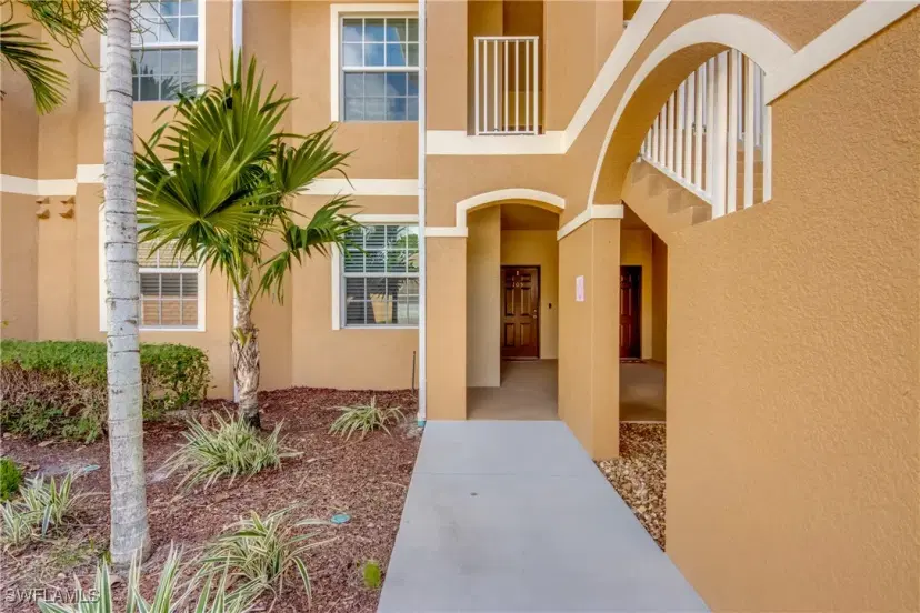 Picture of 1052 Winding Pines Cir 105, Cape Coral FL 33909