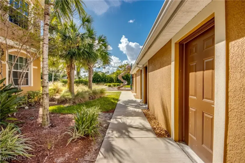 Picture of 1052 Winding Pines Cir 105, Cape Coral FL 33909