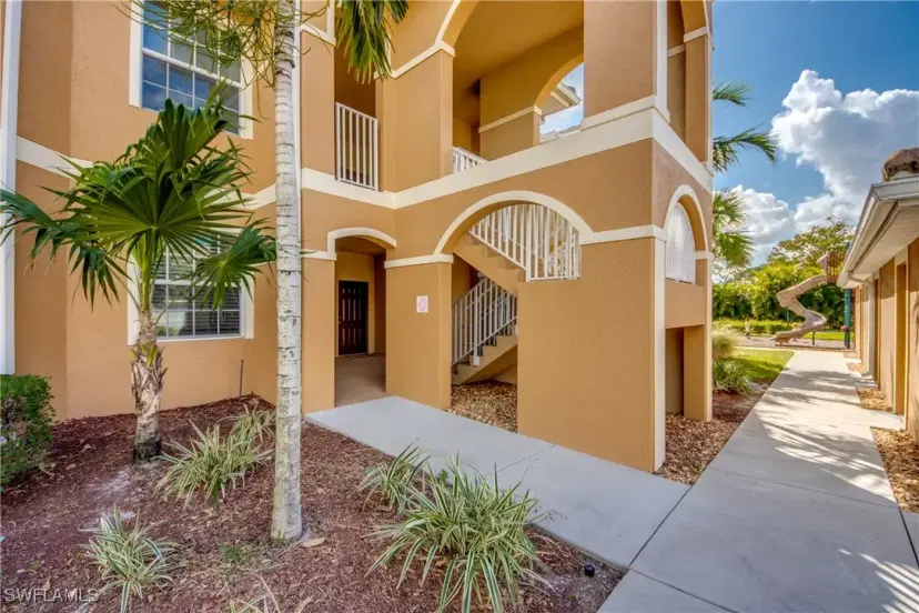 Picture of 1052 Winding Pines Cir 105, Cape Coral FL 33909