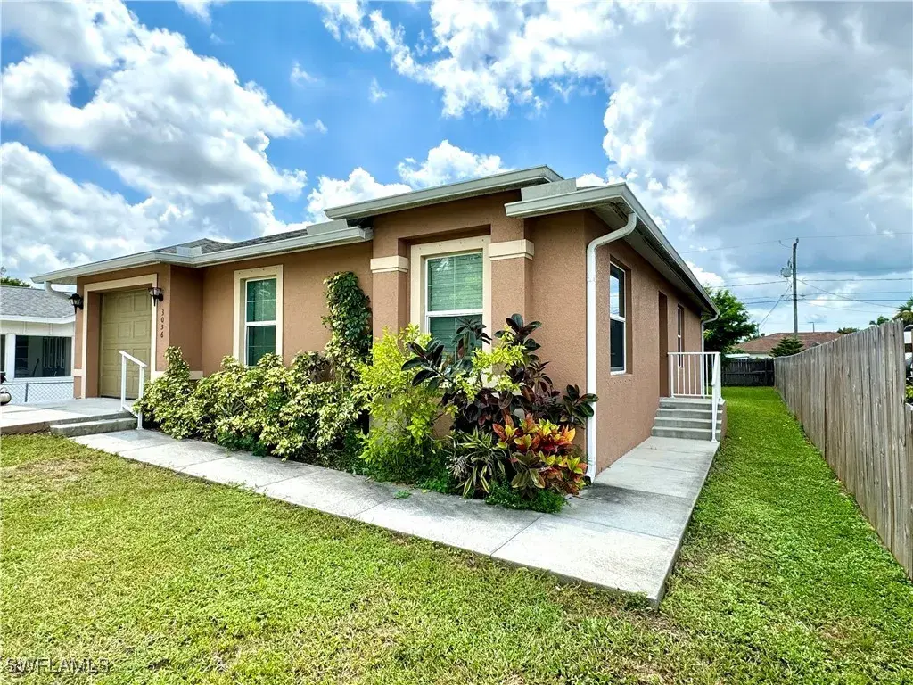 Picture of 3056 Linwood Ave, Naples, FL 34112