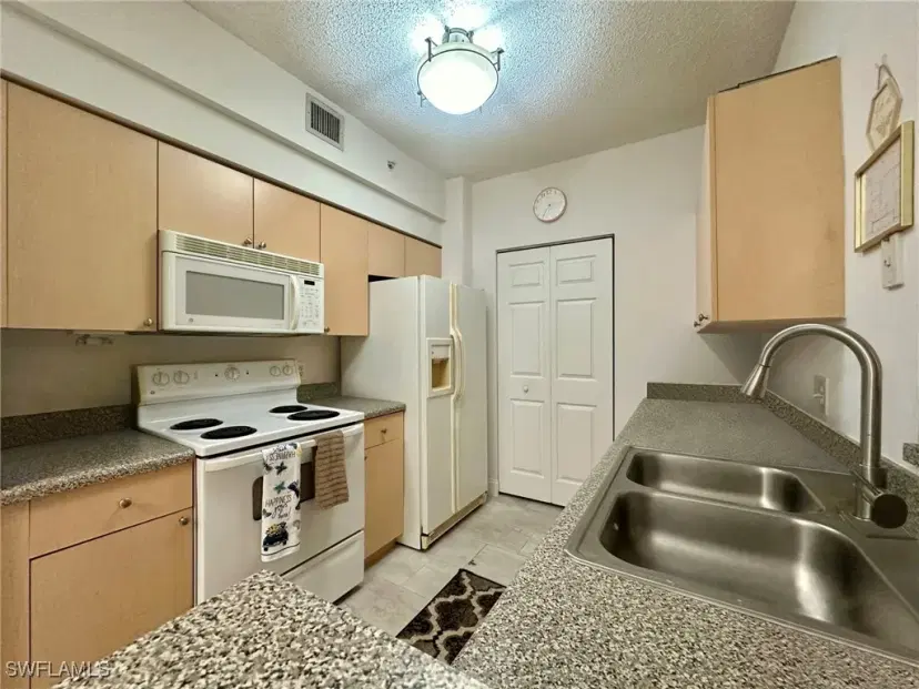 Picture of 1210 Reserve Way 9-107, Naples FL 34105