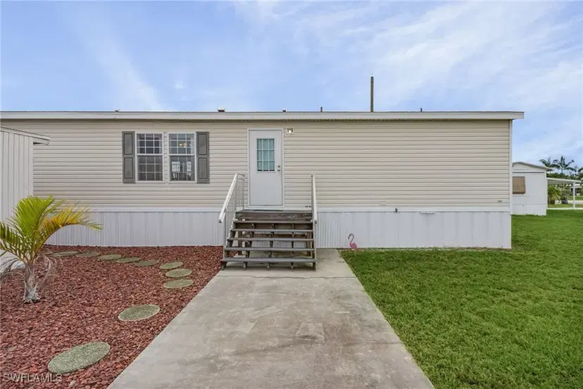 Picture of 5001 Flamingo Dr, St. James City FL 33956