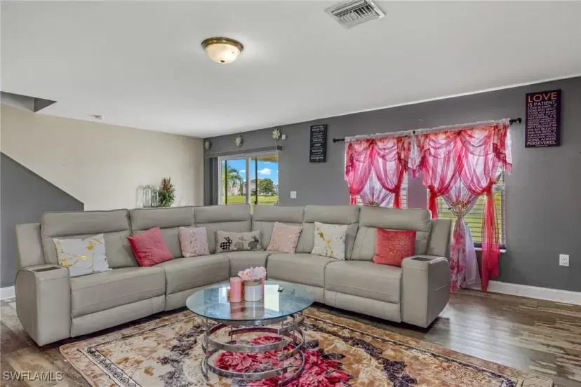 Picture of 10365 Canal Brook Ln, Lehigh Acres FL 33936
