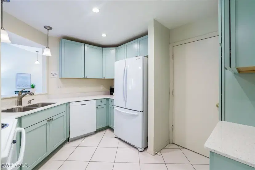 Picture of 165 Bristol Ln 165A, Naples FL 34112