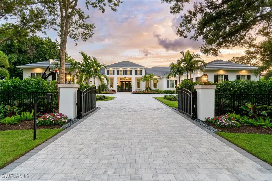Picture of 475 Carica Rd, Naples, FL 34108