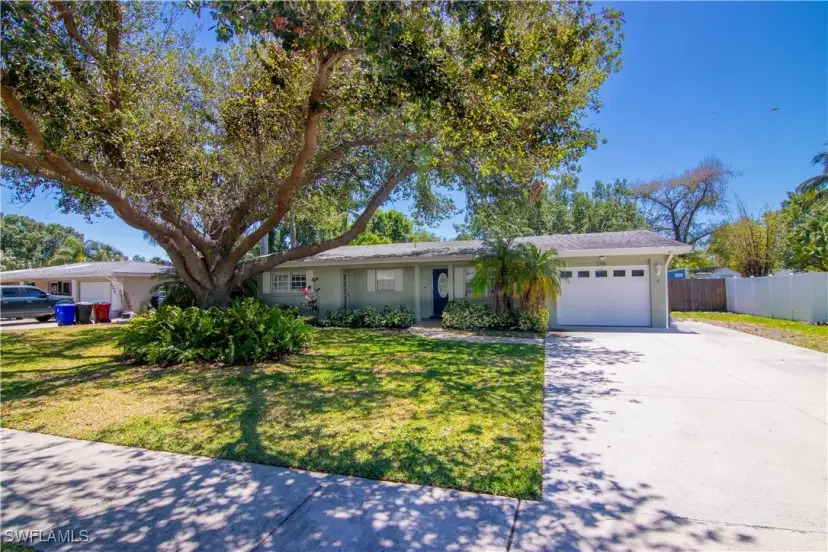Picture of 1316 Sunbury Dr, Fort Myers FL 33901