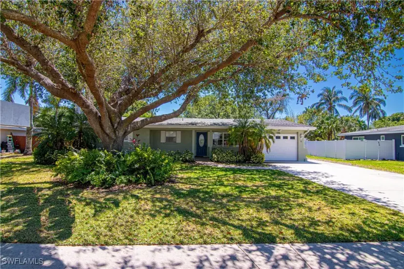 Picture of 1316 Sunbury Dr, Fort Myers FL 33901